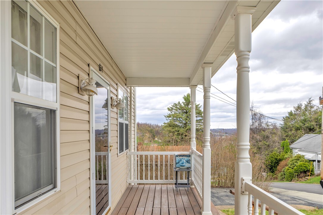 Property Photo: 624 Dianthus Street PA 15642