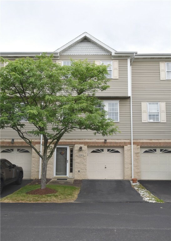 Property Photo: 118 Paddock Ln PA 15236