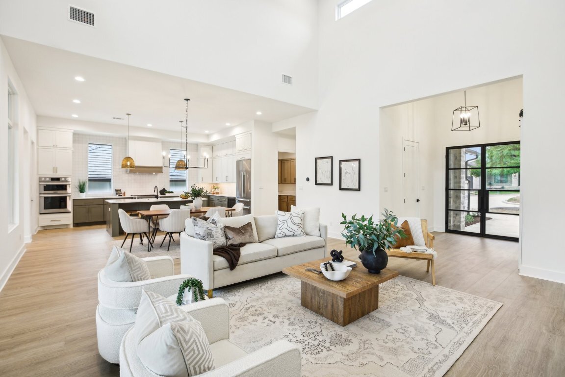Property Photo:  806 Flint Ridge Trail  TX 78628 