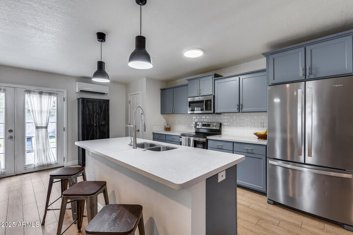 Property Photo: 5228 W Aster Drive AZ 85304