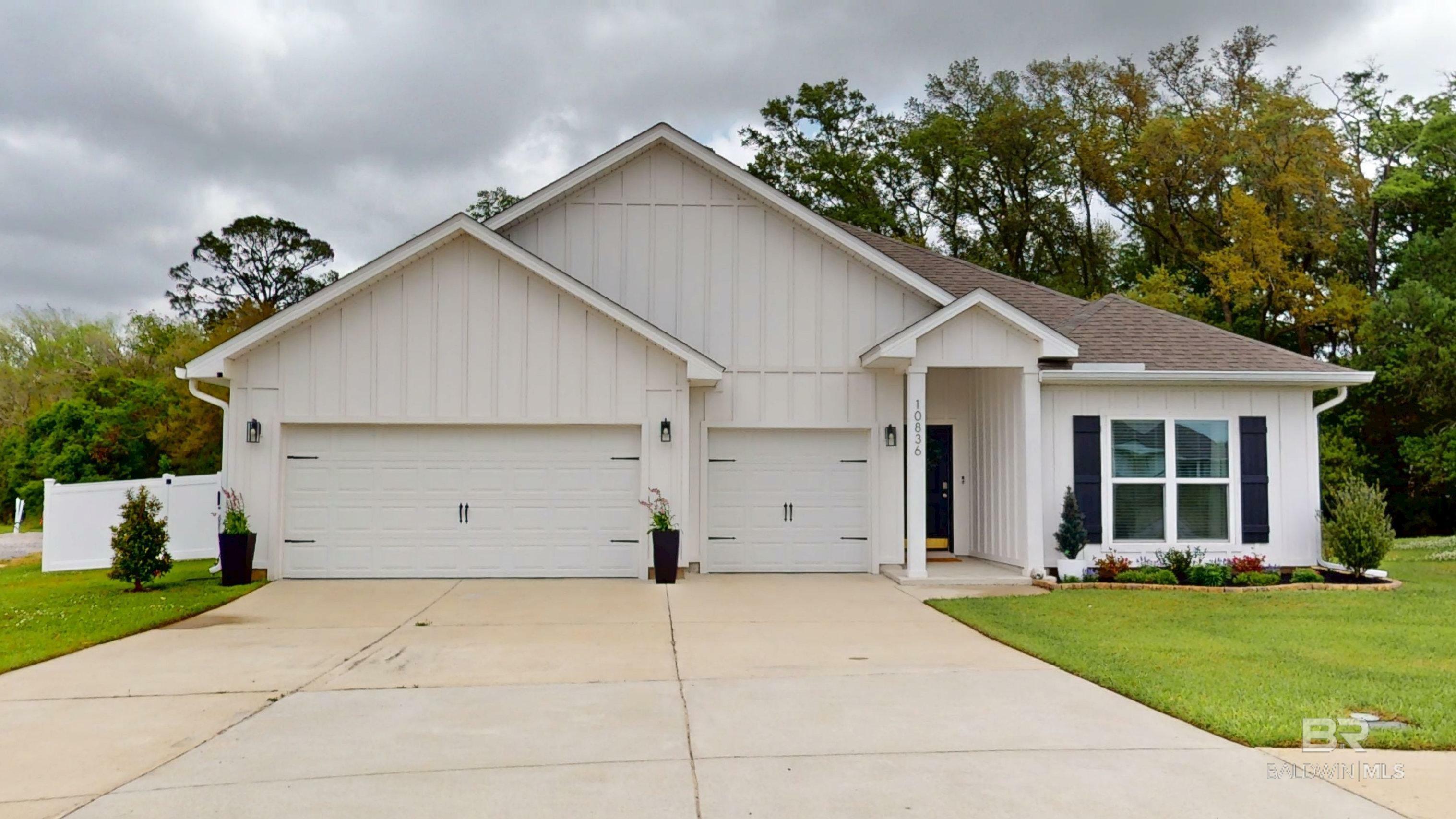 Property Photo: 10836 Native Dancer Way AL 36526