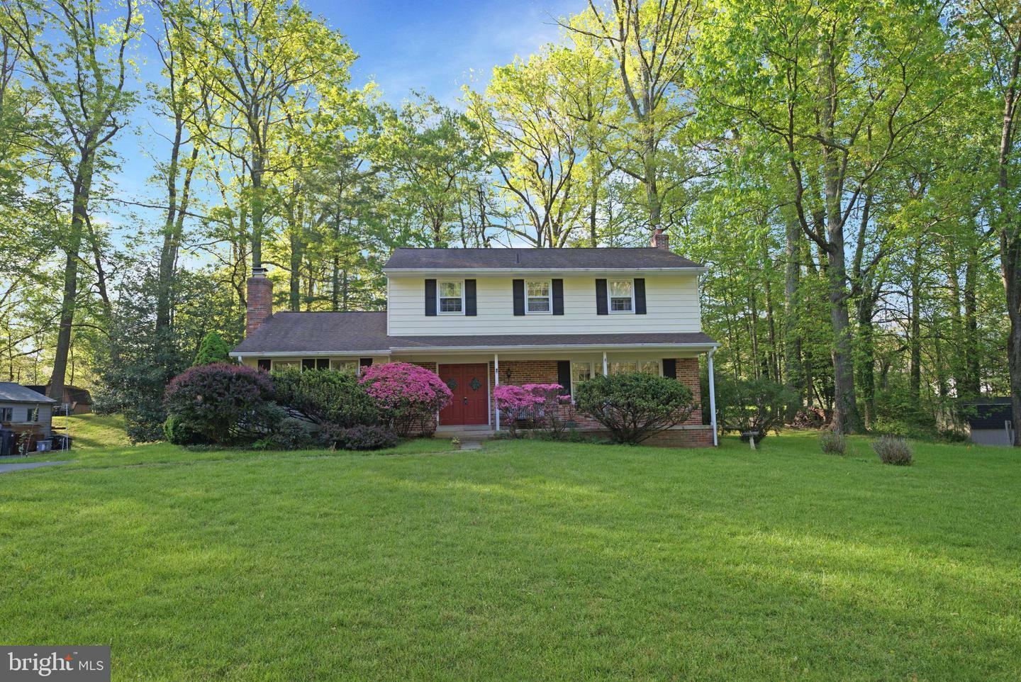 Property Photo: 12009 Vale Road VA 22124
