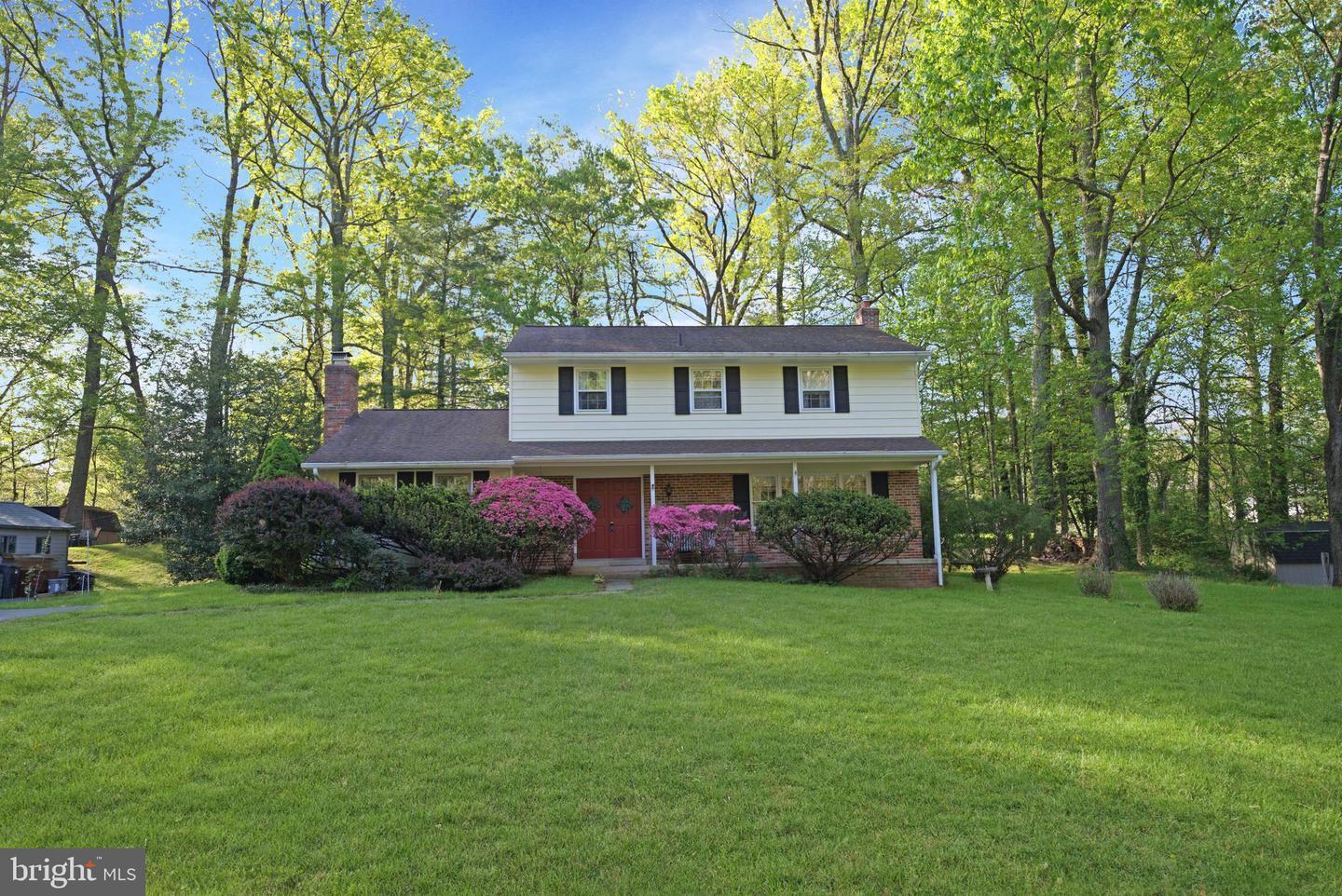Property Photo: 12009 Vale Road VA 22124