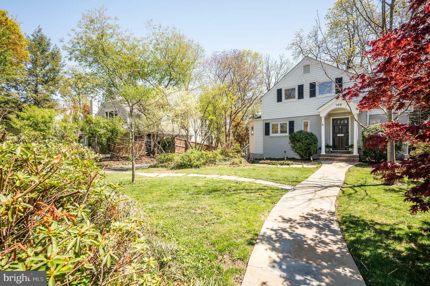 Property Photo: 708 S Overlook Drive VA 22305