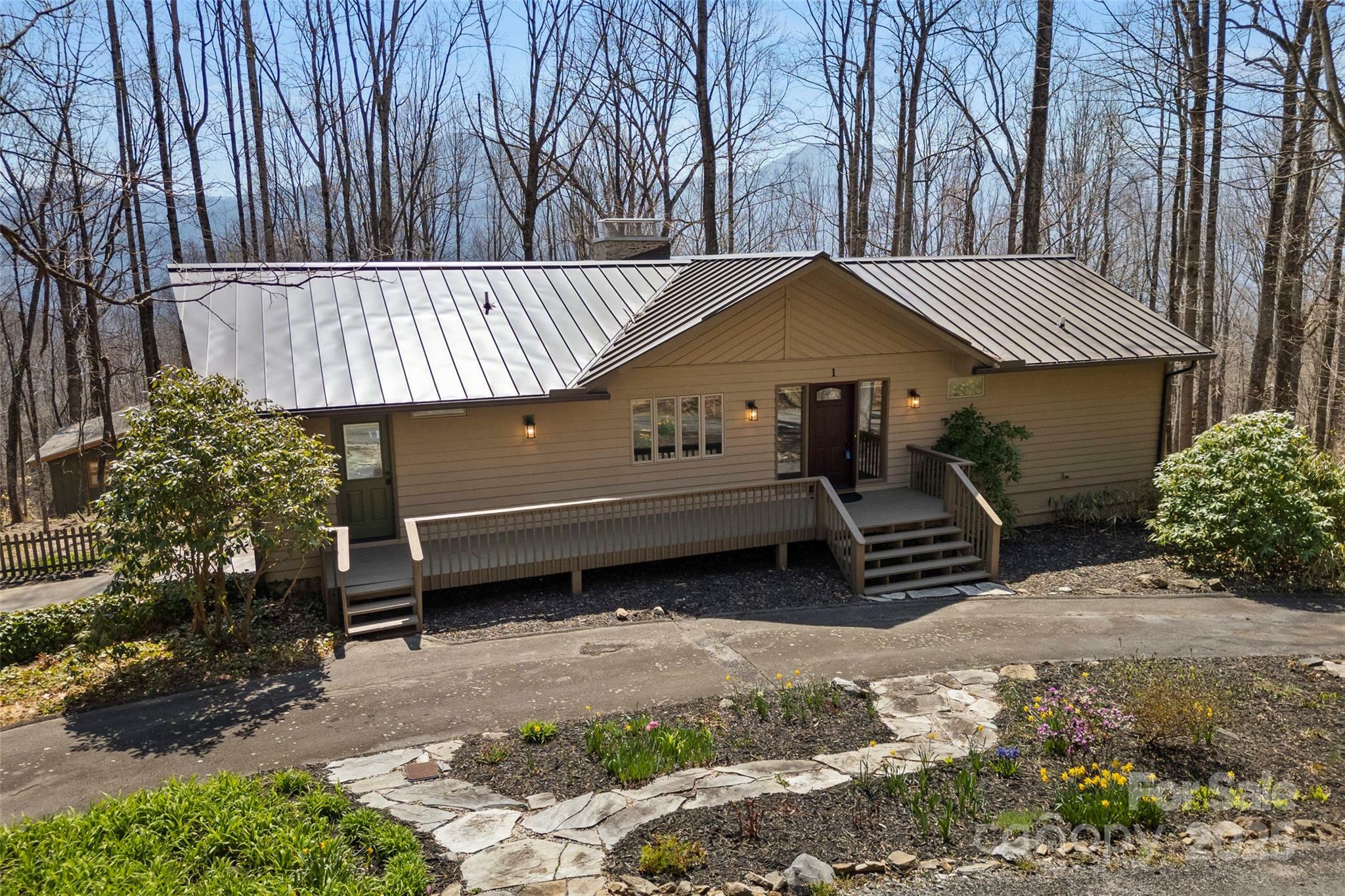 Property Photo: 1 Sleepy Hollow Drive NC 28751