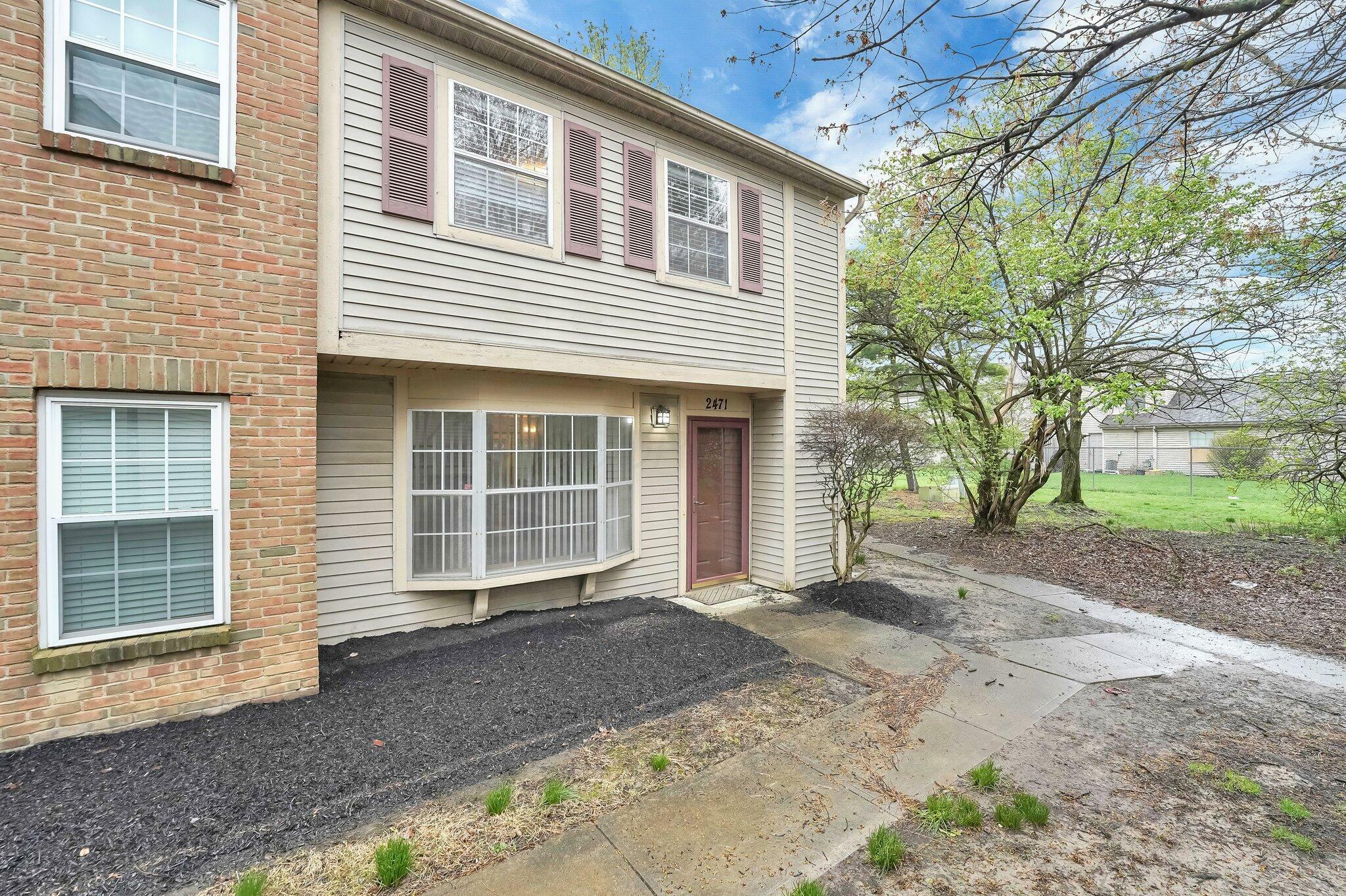 Property Photo: 2471 Mason Village Court OH 43232