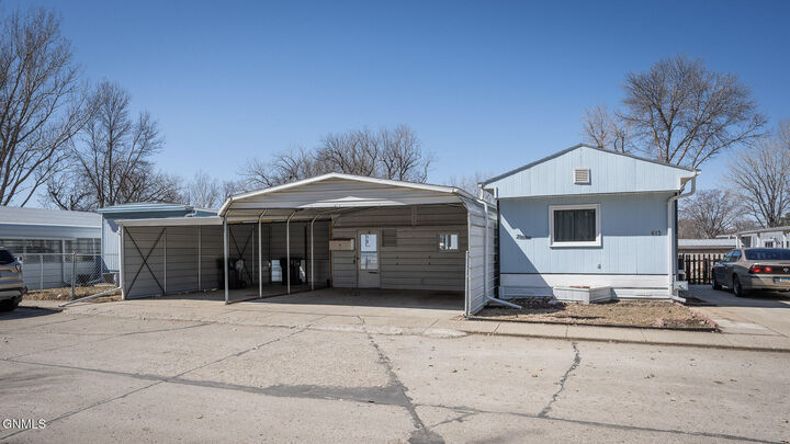 613 Prairie Lane W  Mandan ND 58554 photo