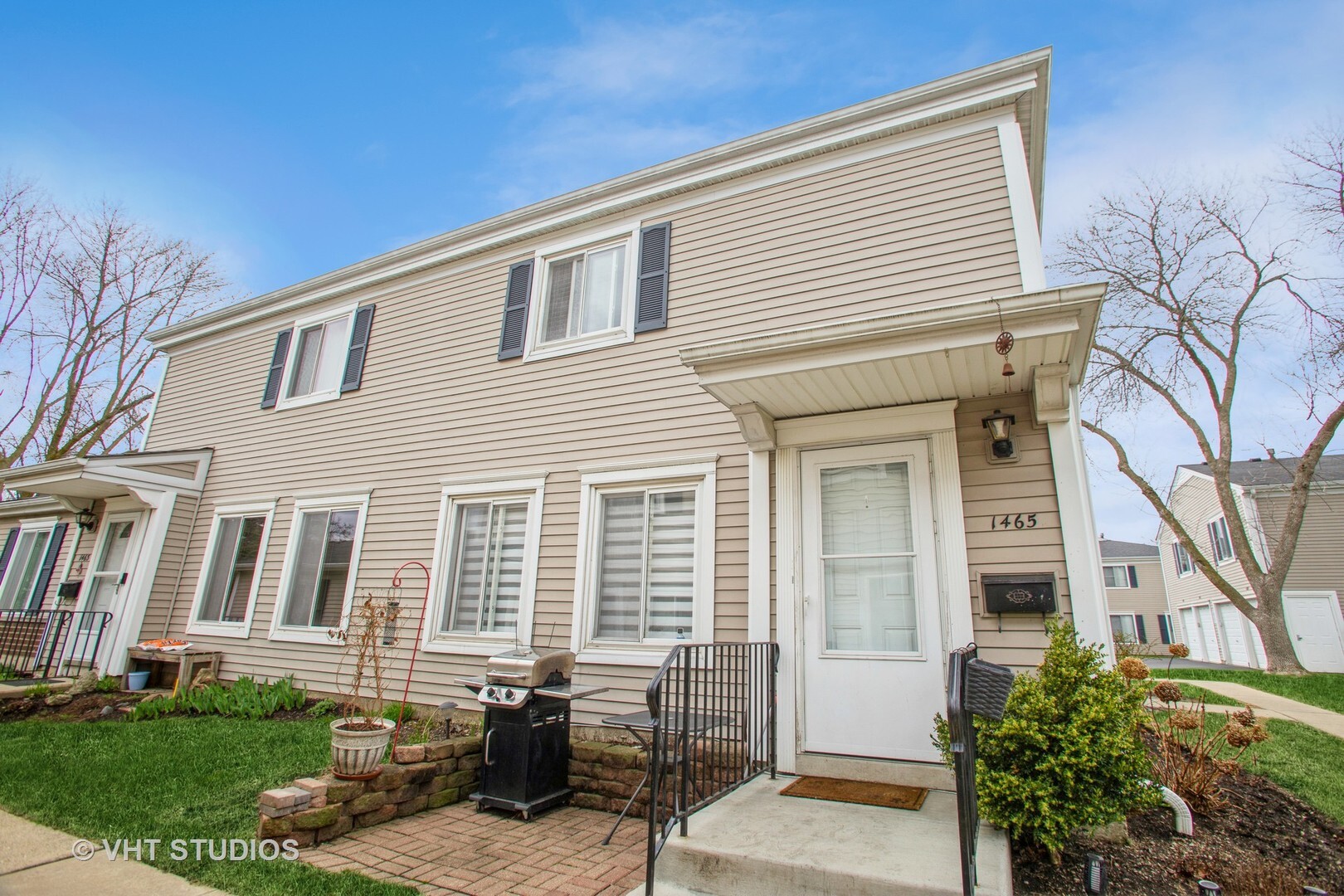 Property Photo:  1465 Cove Drive 200C  IL 60070 
