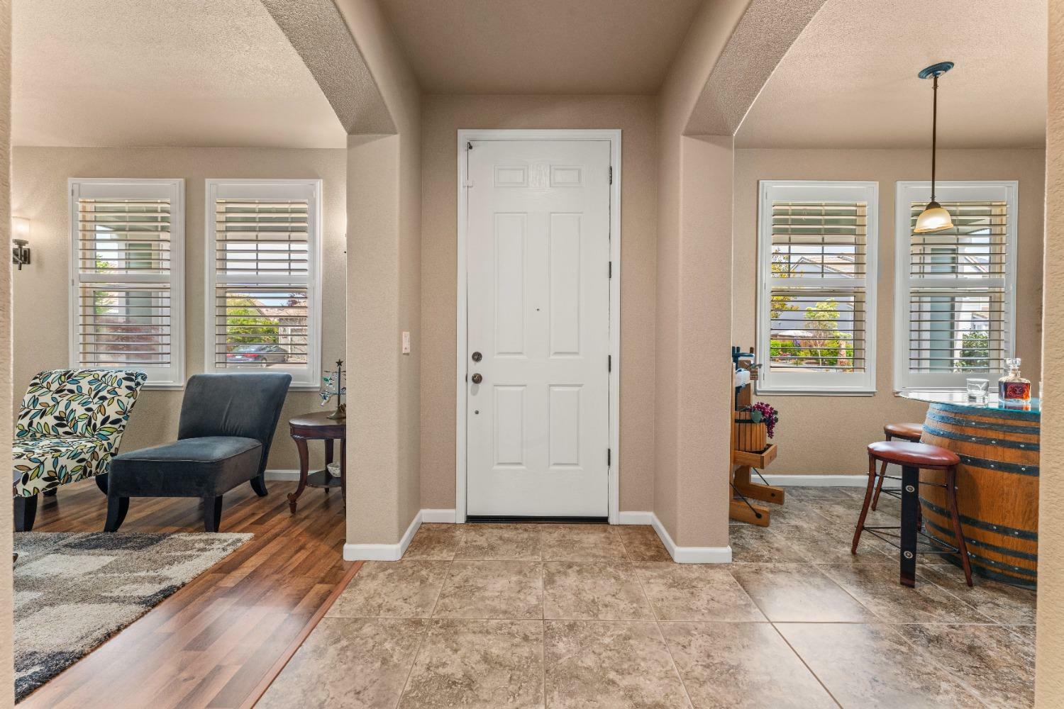 Property Photo: 2065 Laneworth Lane CA 95747