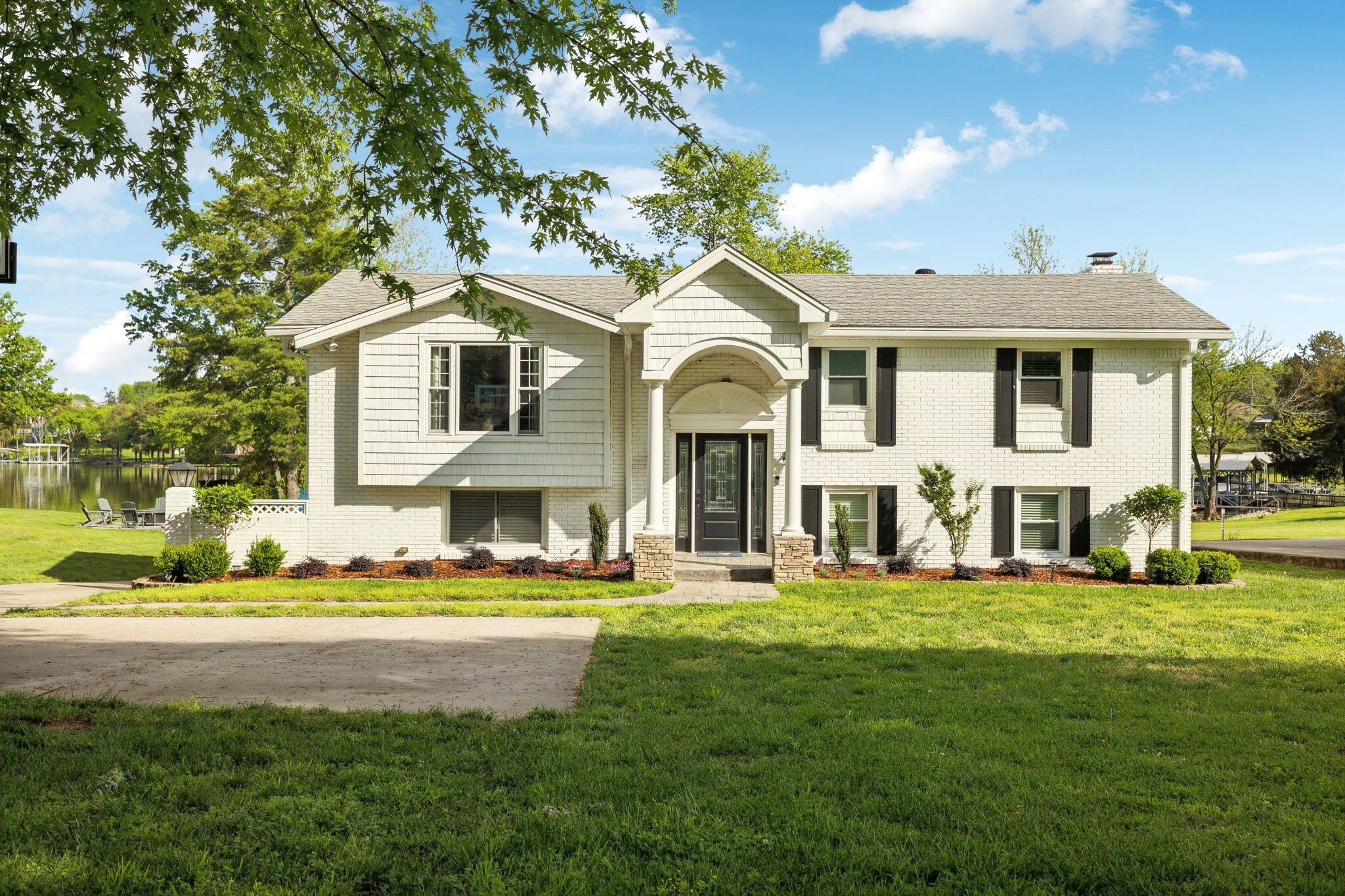 1048 Edgewater Cir  Gallatin TN 37066 photo