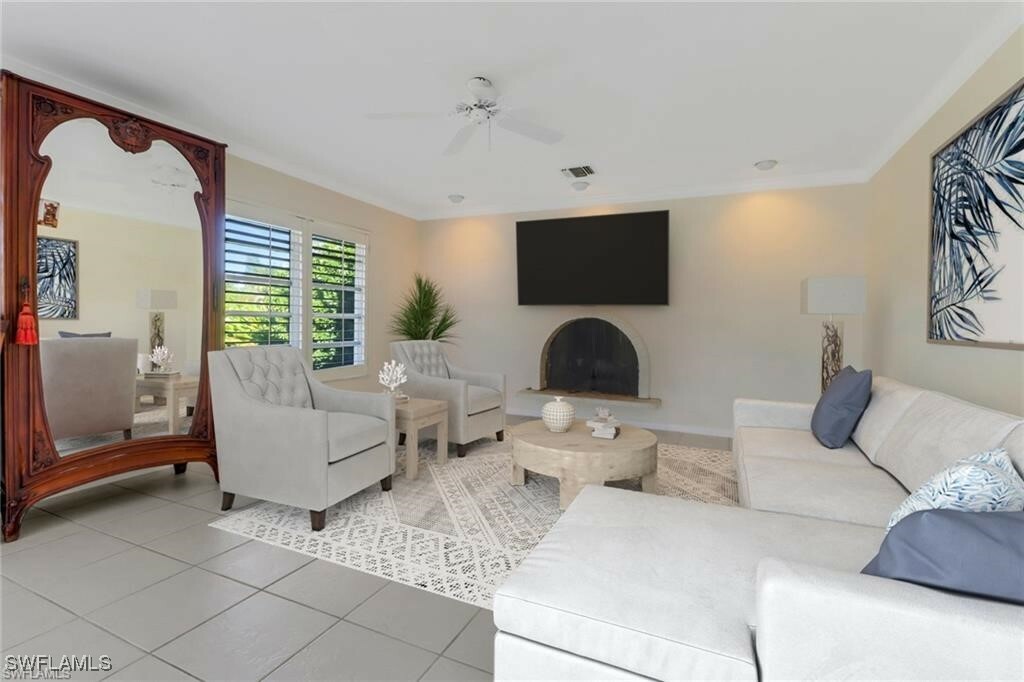 Property Photo: 449 Cypress Way E FL 34110