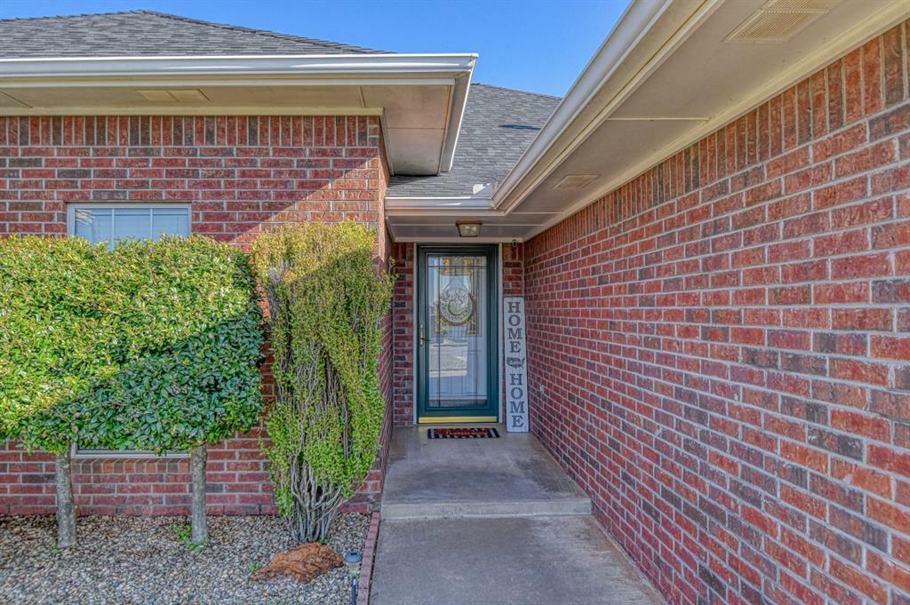 Property Photo:  917 Blue Bird Terrace  OK 73080 