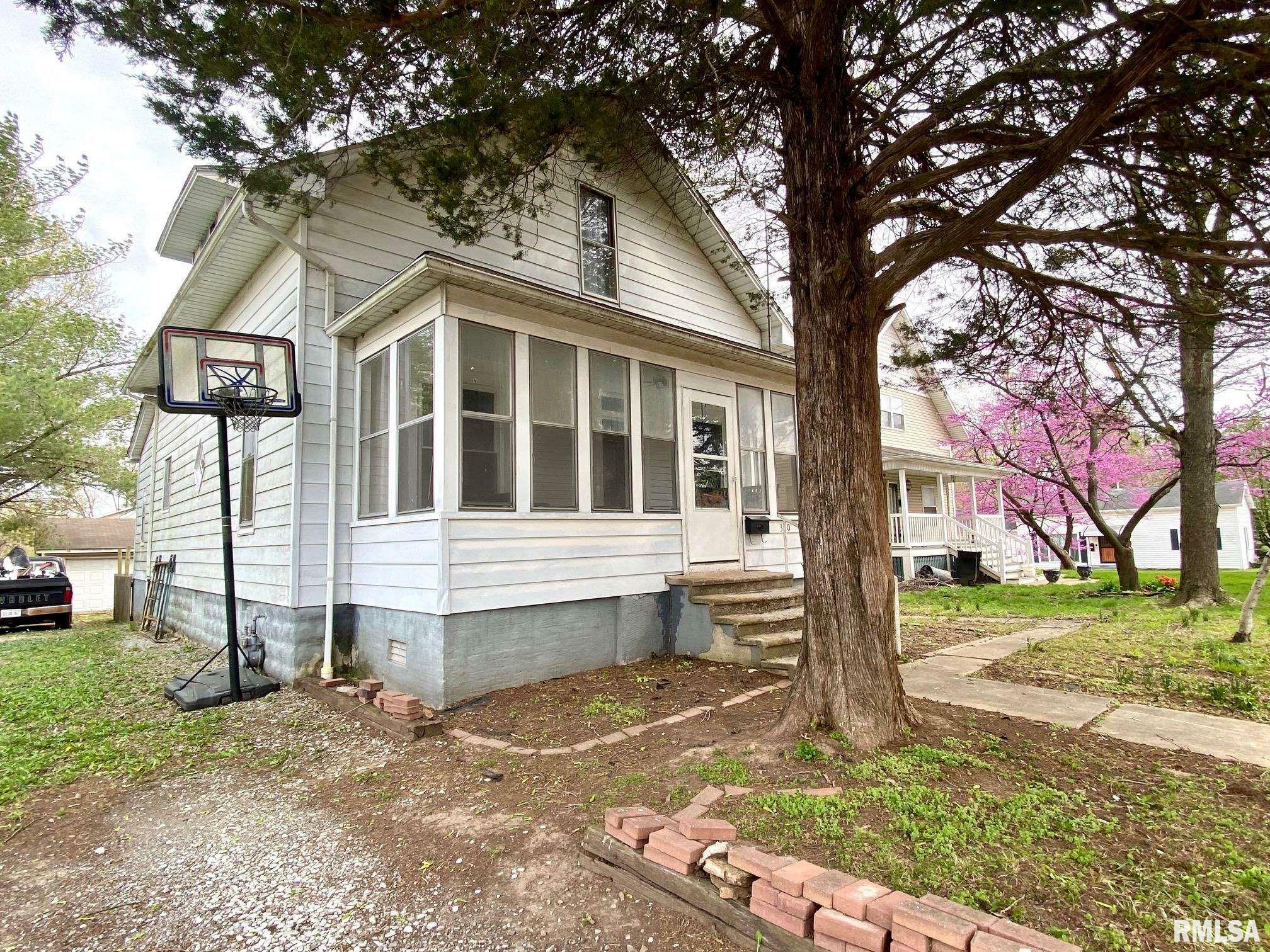 Property Photo: 320 S 19th Street IL 62948