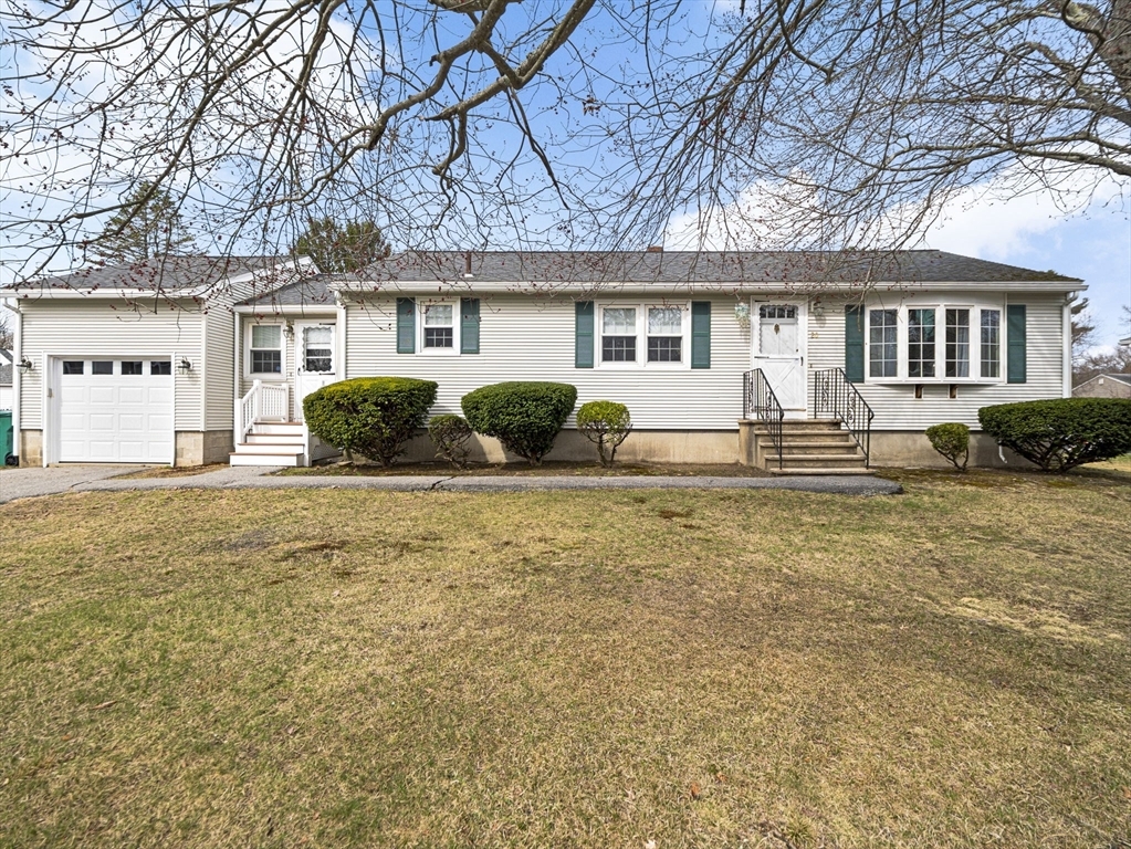 Property Photo:  20 Meadow Drive  MA 01854 