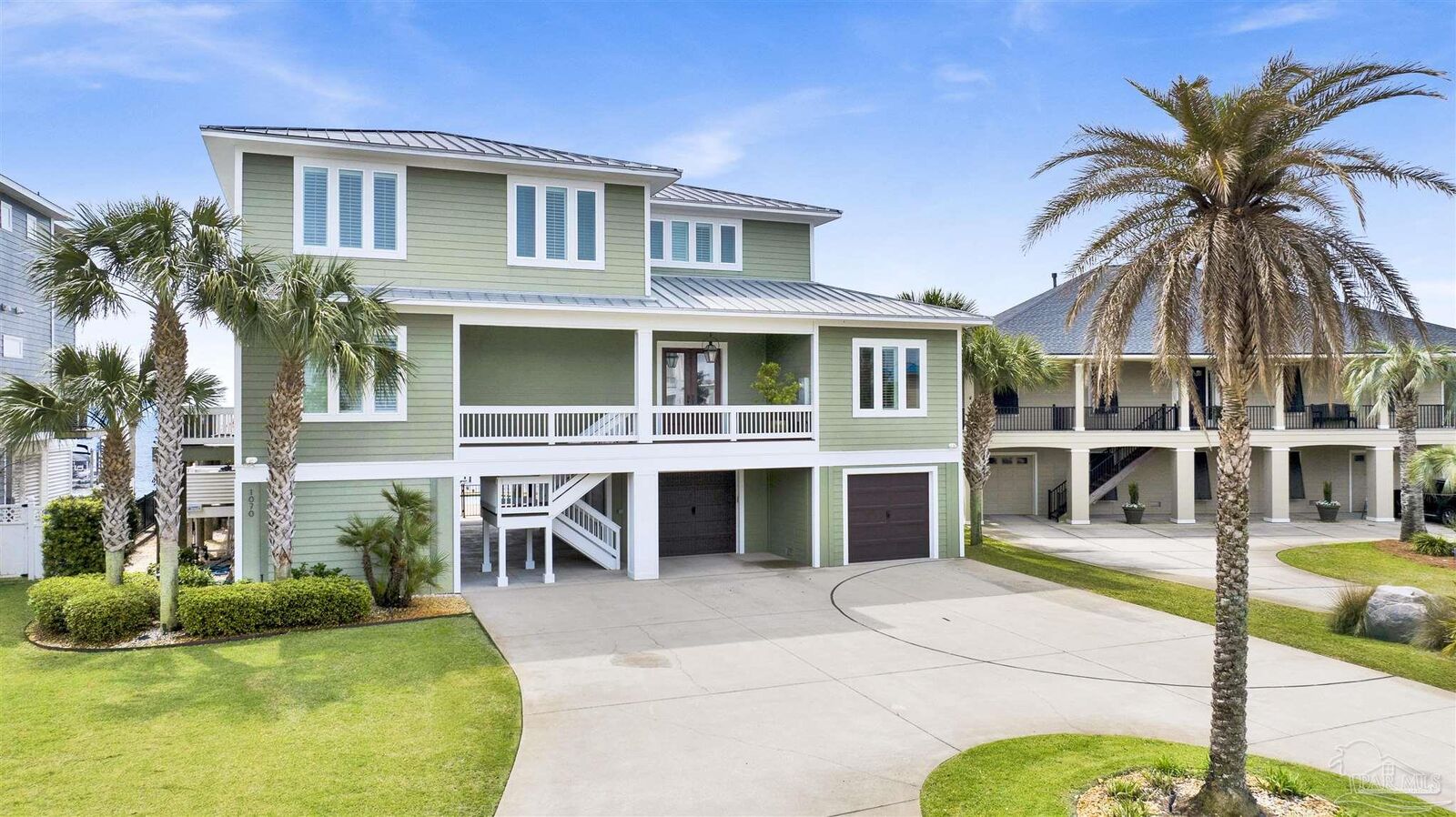 Property Photo: 1070 Harbor Ln FL 32563