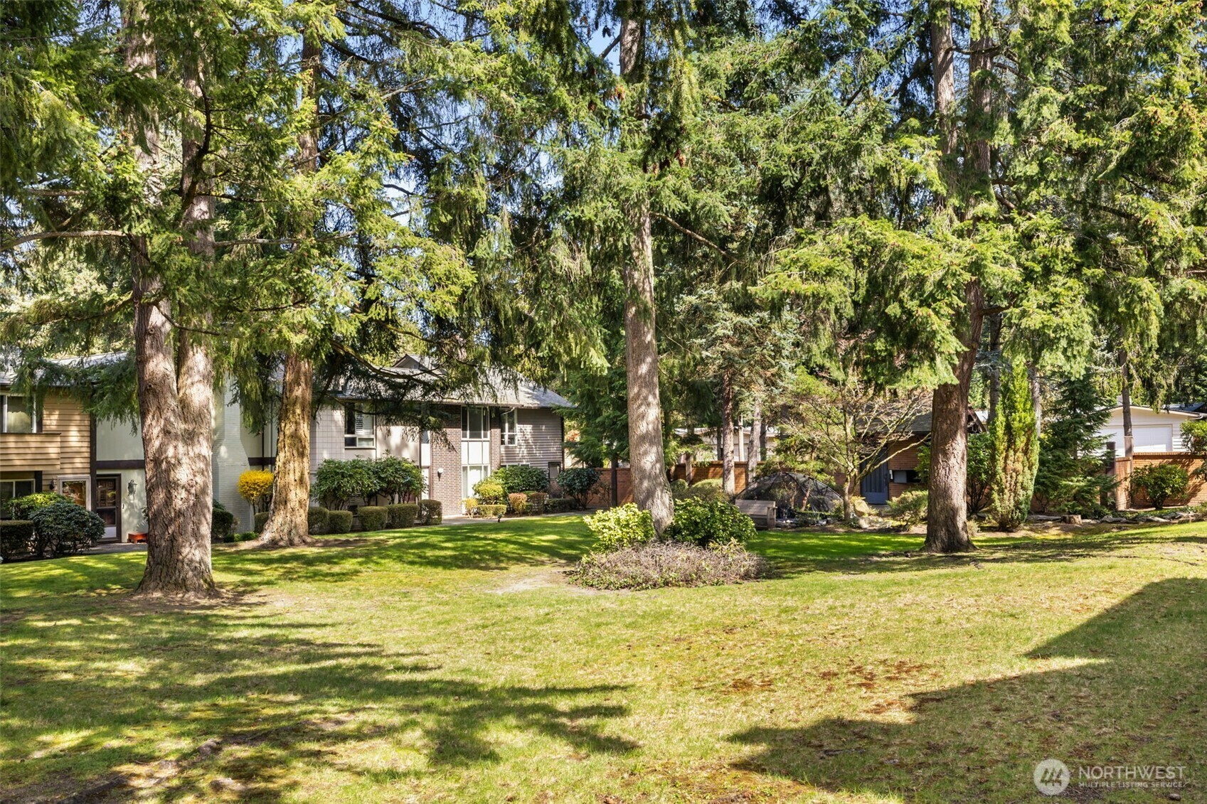 Property Photo: 1717 150th Avenue SE 18 WA 98007