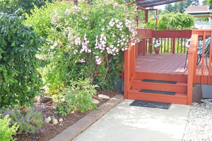 Property Photo:  5302  E Eagle Lane SW  WA 98512 