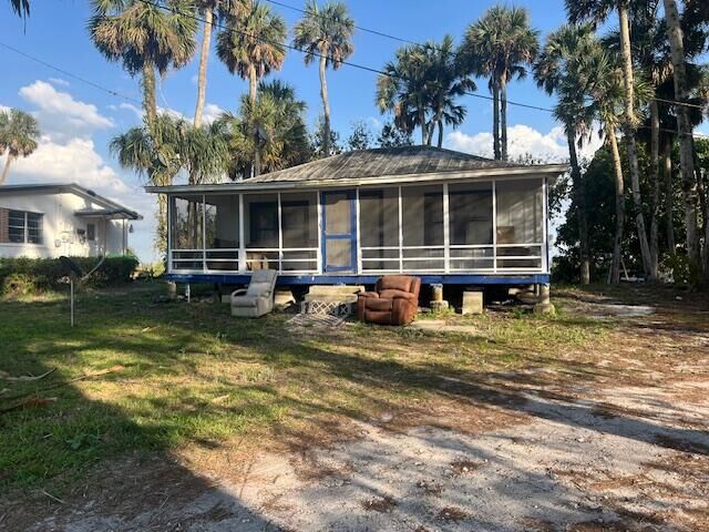 Property Photo:  2046 E Main Street  FL 33476 