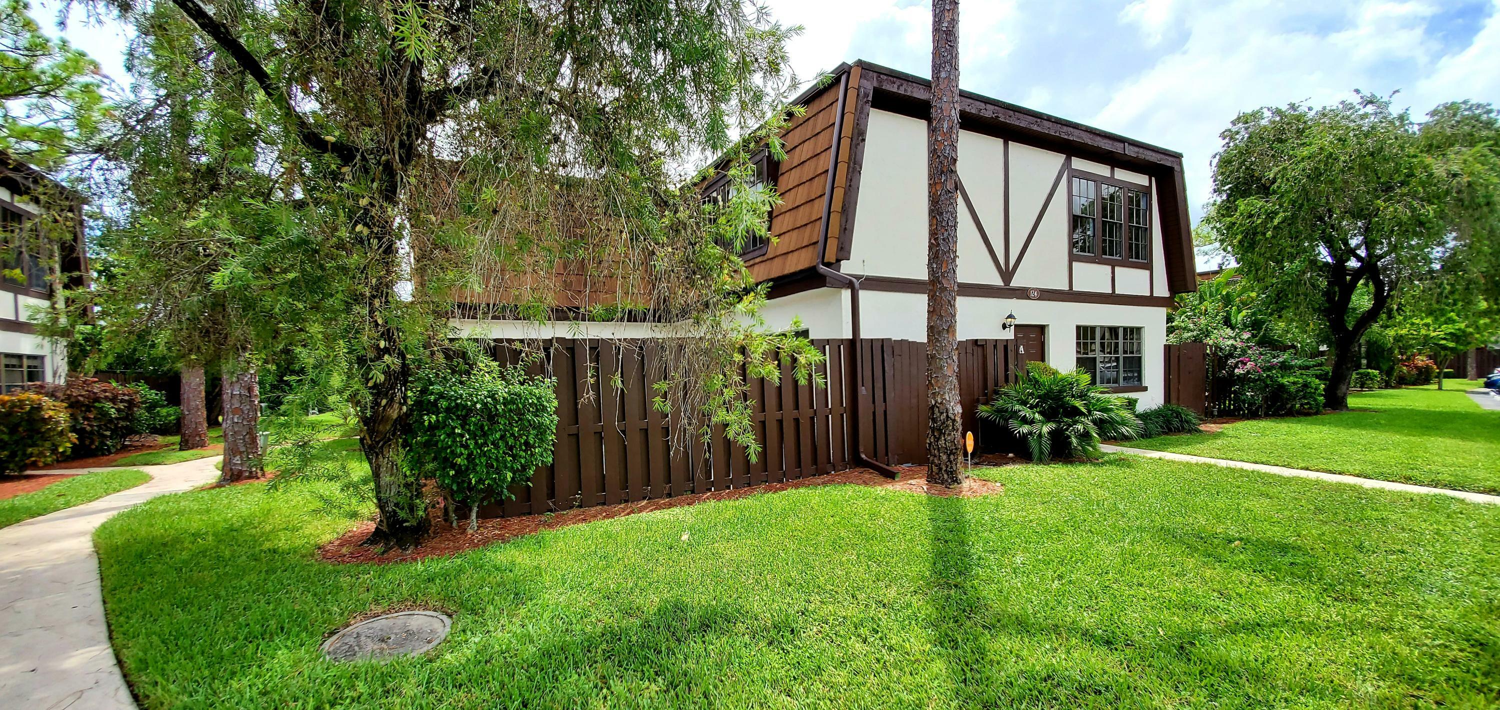 Property Photo:  124 Weybridge A Circle A  FL 33411 