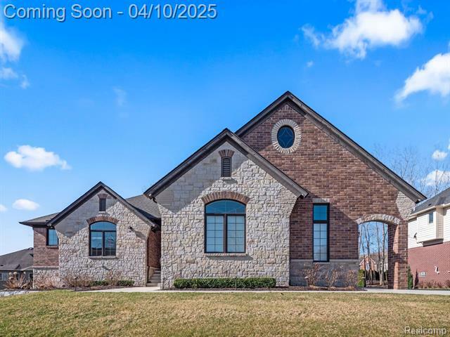 Property Photo: 6470 Creekside Drive MI 48316