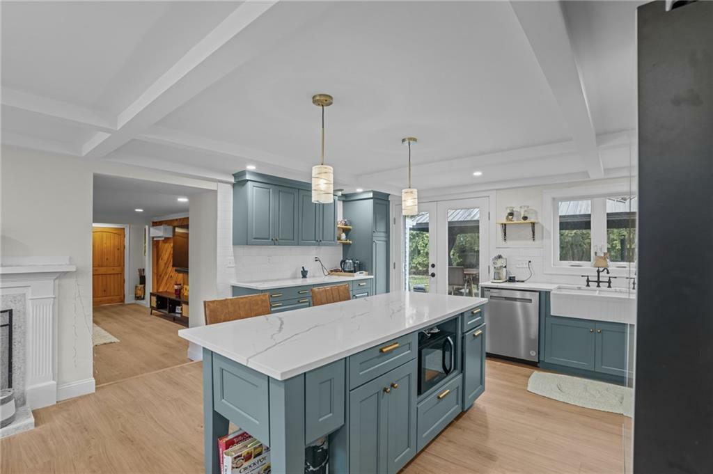 Property Photo:  9 Rosedale Avenue  RI 02806 