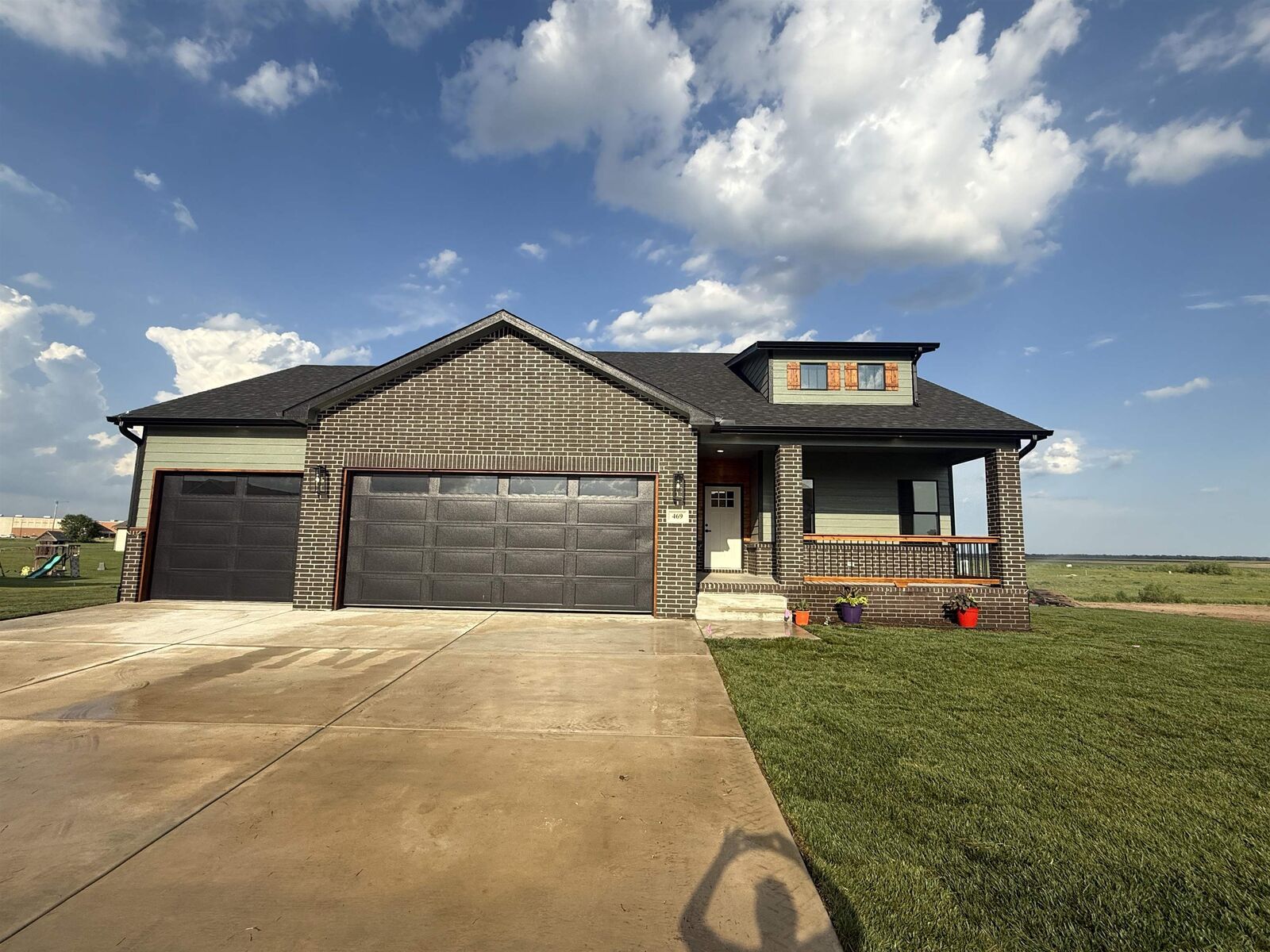 Property Photo:  469 S Stoney Creek St  KS 67026 