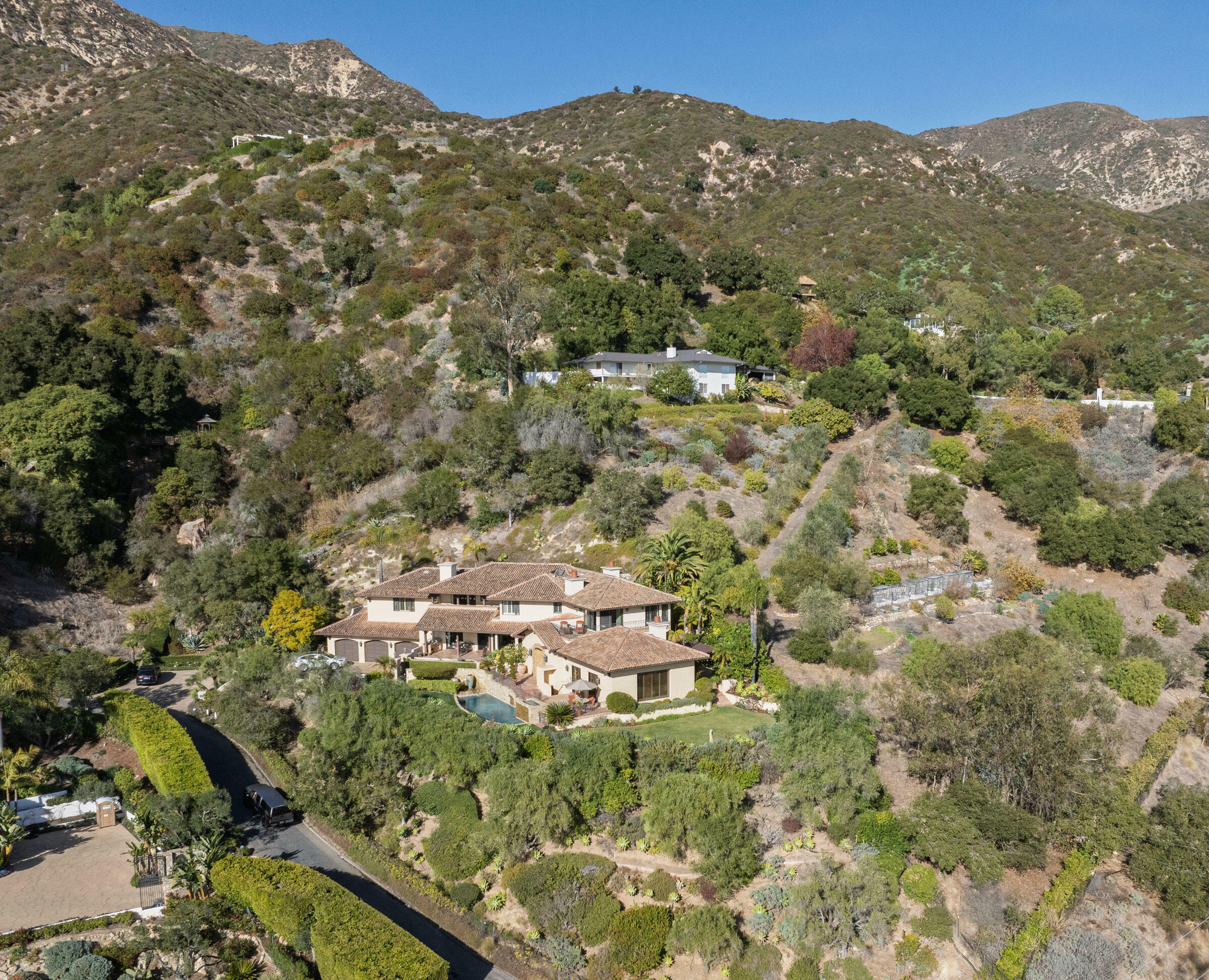 Property Photo: 2240 Bella Vista Drive CA 93108