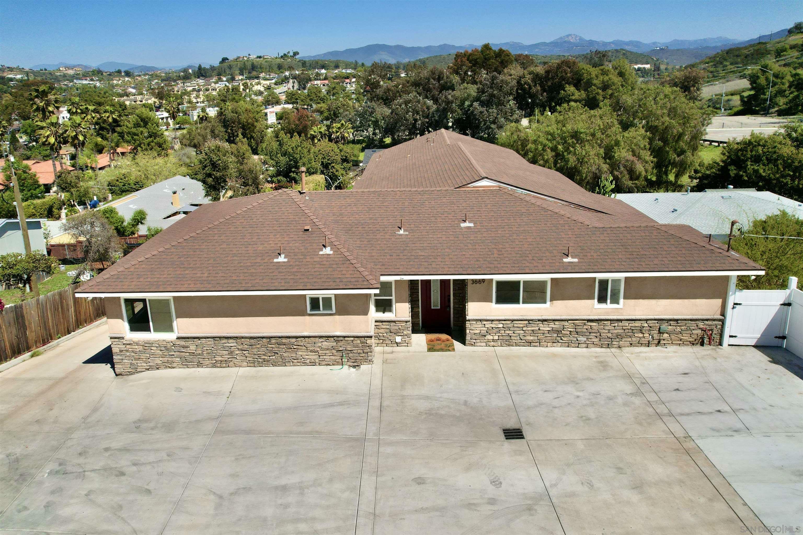 Property Photo: 3669 Calavo Dr CA 91977