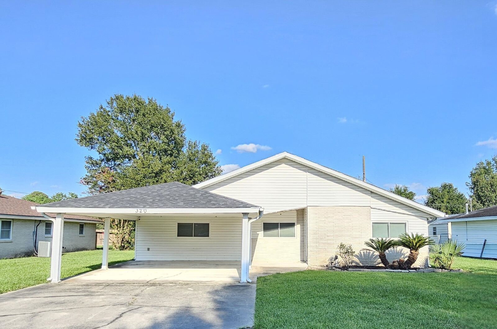 Property Photo: 320 Bell Avenue TX 77611-8801