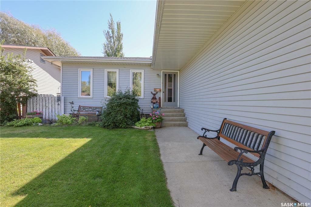 Property Photo: 1721 Barton Drive SK S6V 7S9