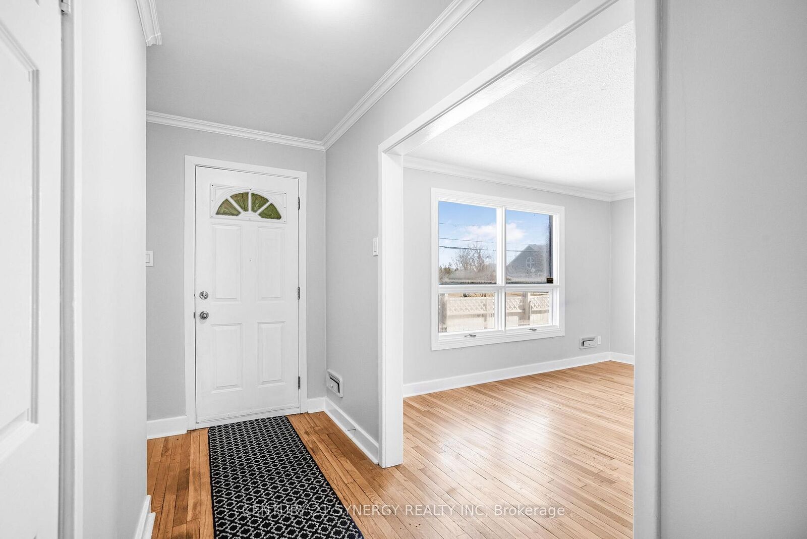 Property Photo: 14 Johnwoods Street ON K2S 1B9