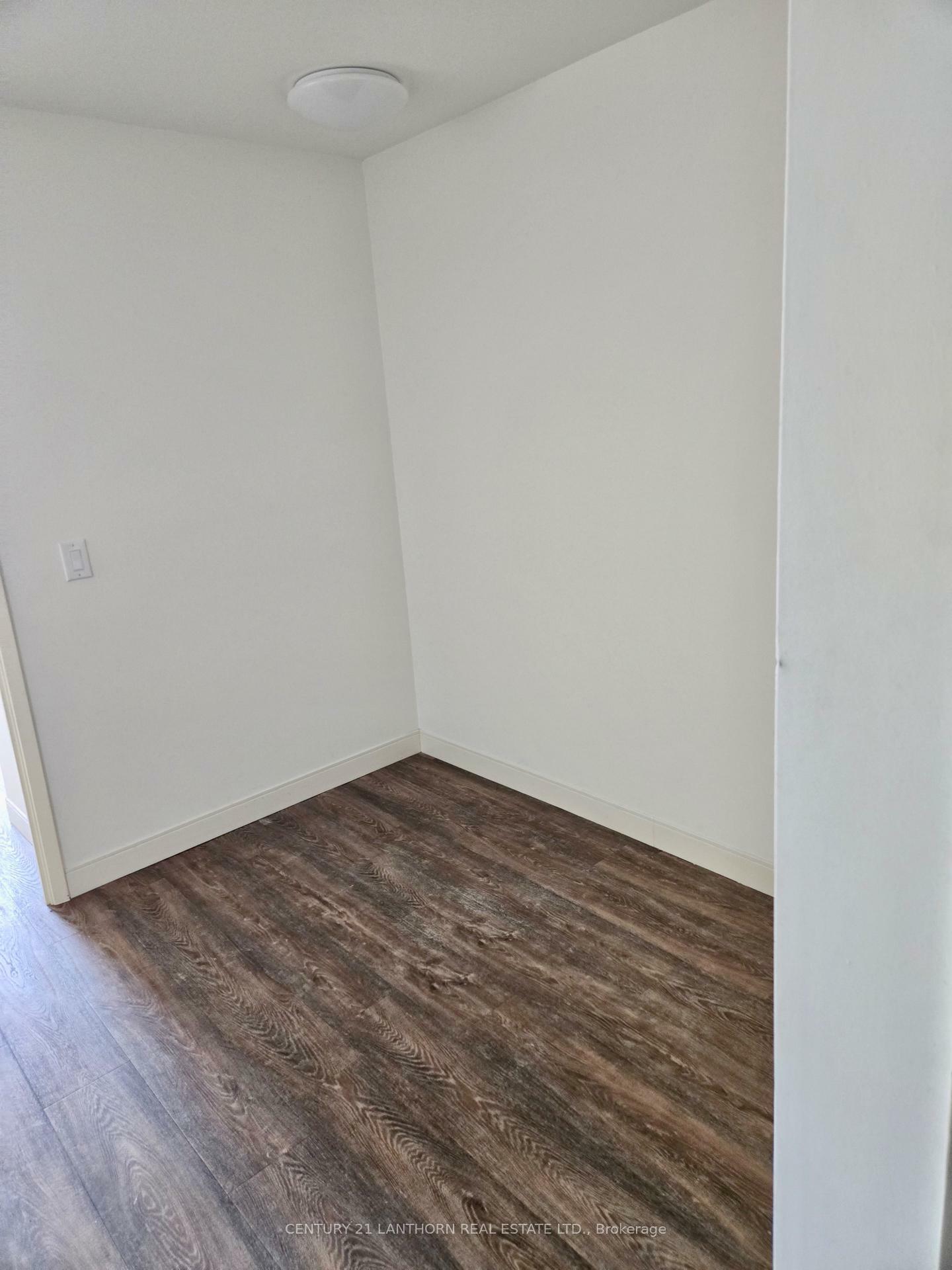 Photo de la propriété: 135 Station Street S 504 ON K8N 2S9