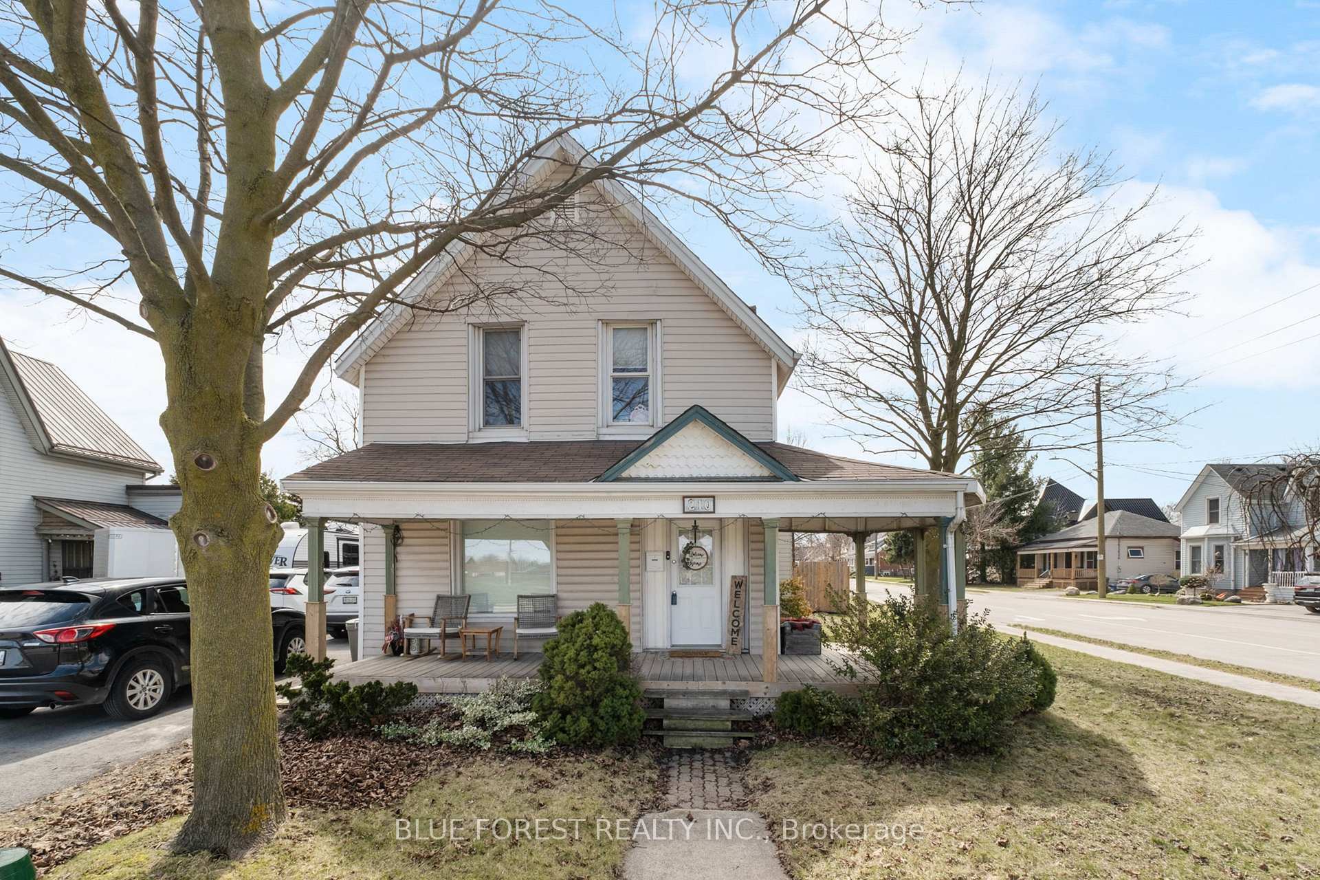 Property Photo: 210 Wellington Street ON N5R 2S5