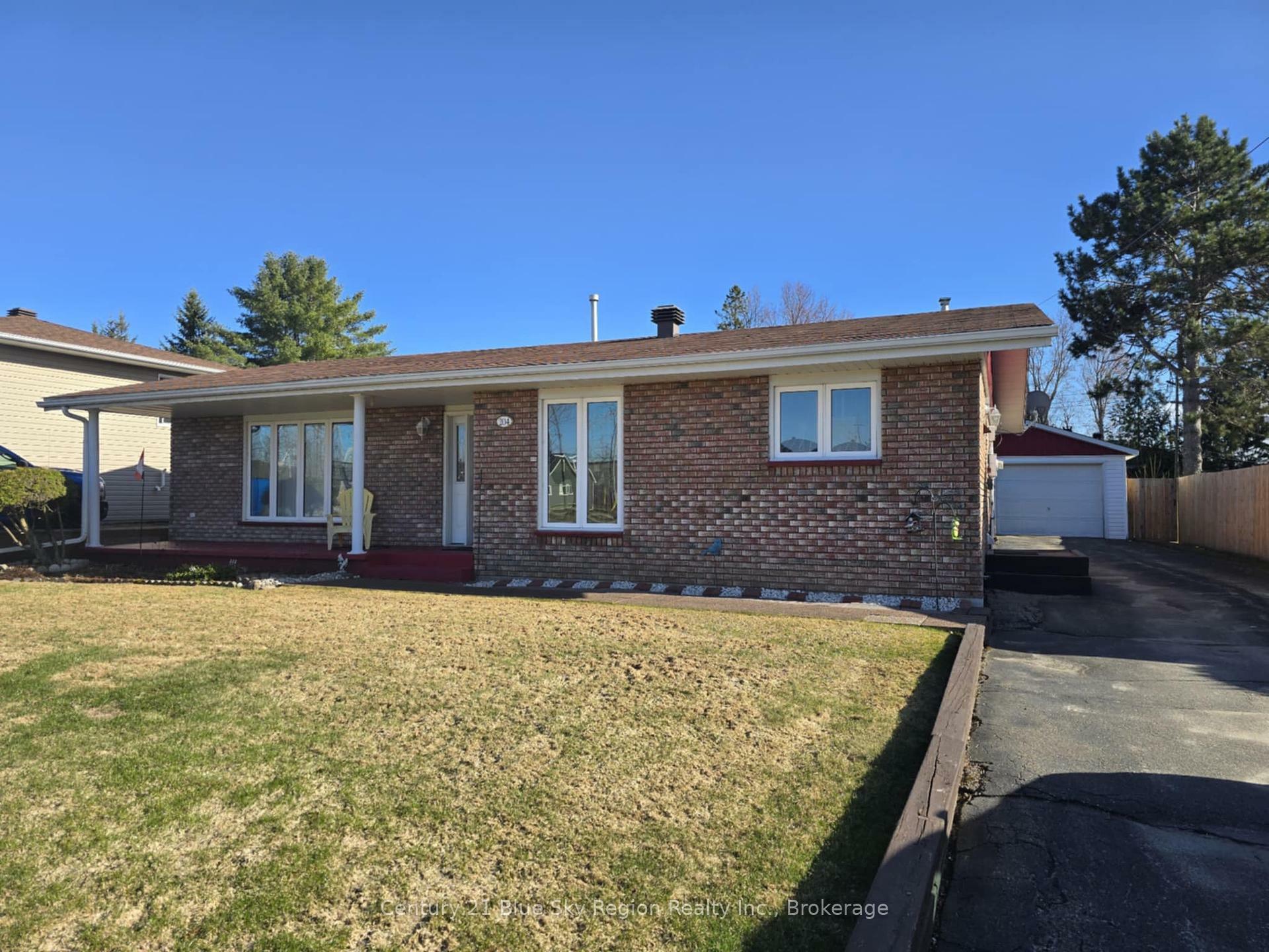Property Photo: 204 Railway Street ON P2B 3B2
