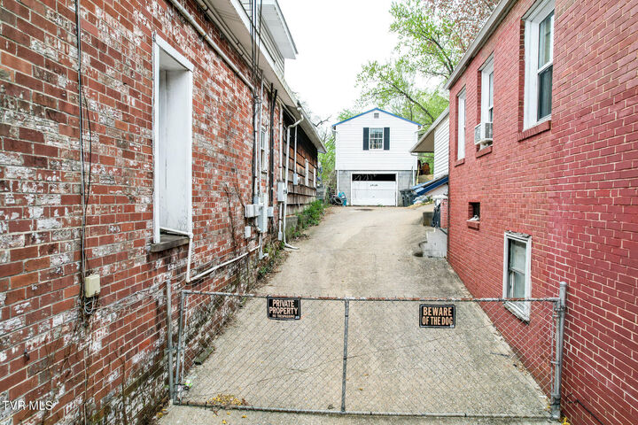 Property Photo:  1416 Lynn Garden Drive  TN 37665 