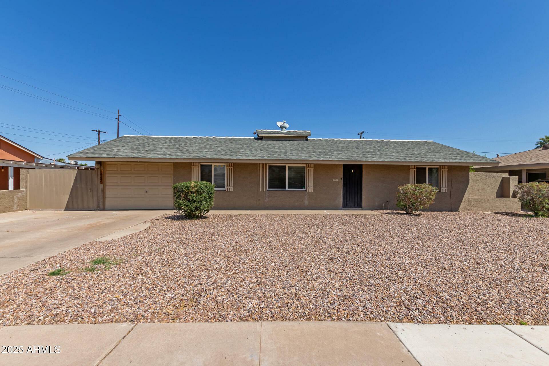 2340 W Earll Drive  Phoenix AZ 85015 photo