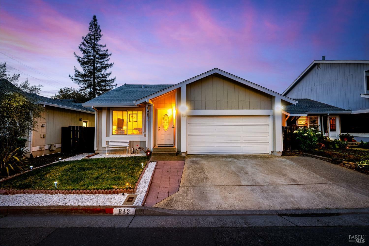 Property Photo: 813 Sparrow Court CA 95448