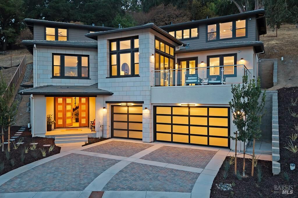Property Photo: 22 Oak Knoll Court CA 94952