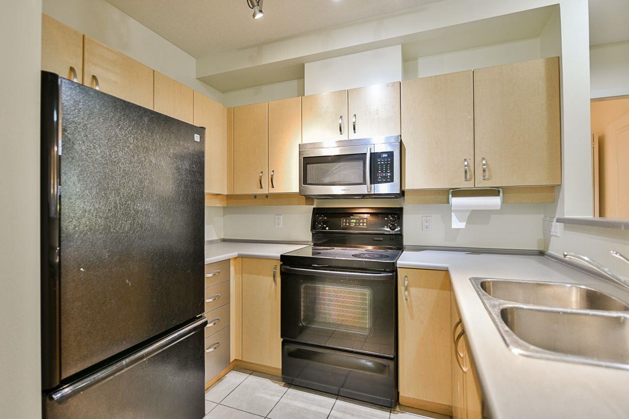Photo de la propriété: 10866 City Parkway 120 BC V3T 5W9