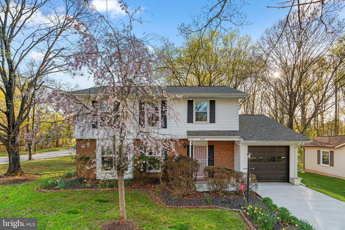 Property Photo:  7035 Ivoryhand Place  MD 21045 