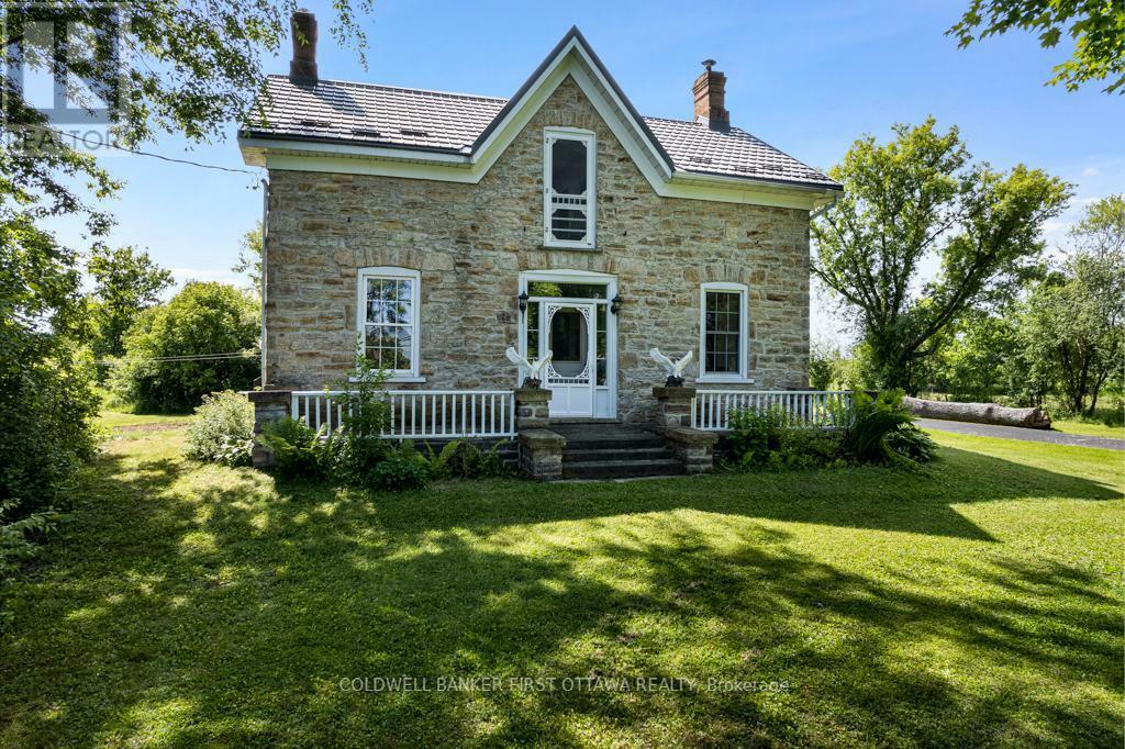 Property Photo: 28 South Street ON K7H 2G1