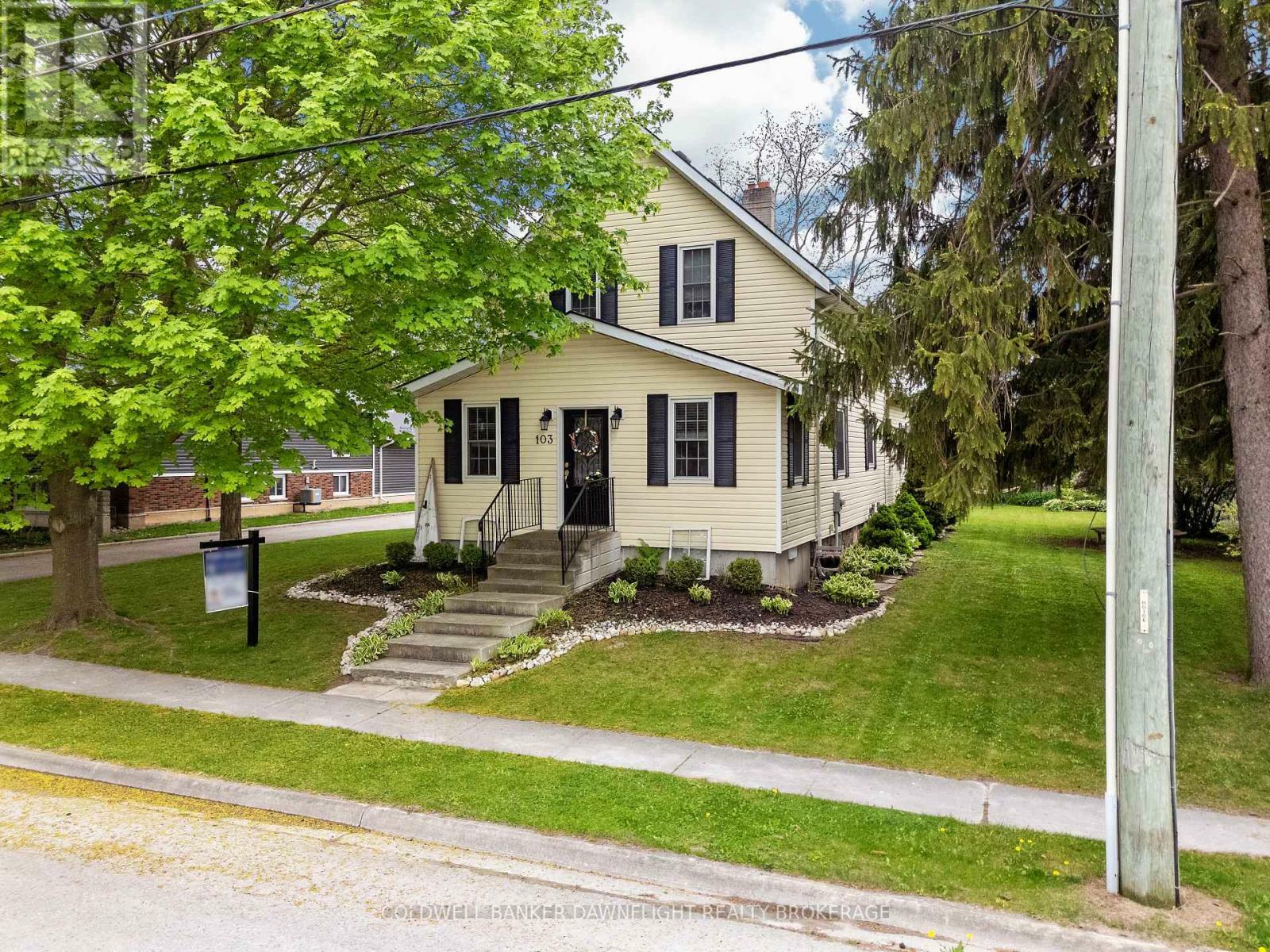 103 Richmond Street South  Bluewater (Hensall) ON N0M 1X0 photo