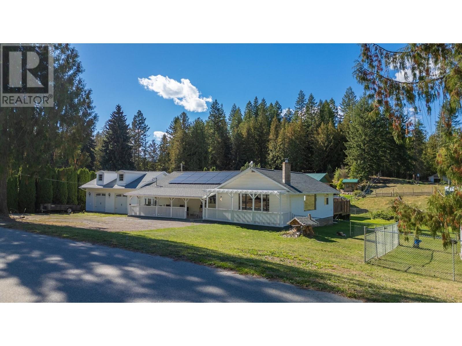 Photo de la propriété: 5145 Elsie Holmes Road BC V0B 2N1