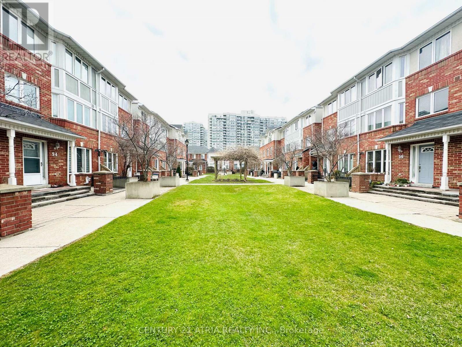 Photo de la propriété: 18 Clark Avenue West 54 ON L4J 8H1