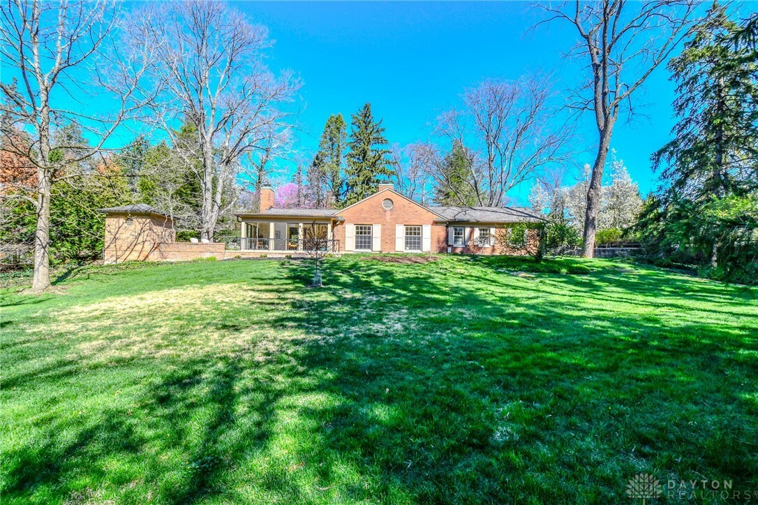 Property Photo: 901 Runnymede Road OH 45419