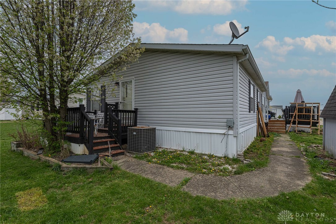 Property Photo:  11142 Oakwood Village  OH 45342 