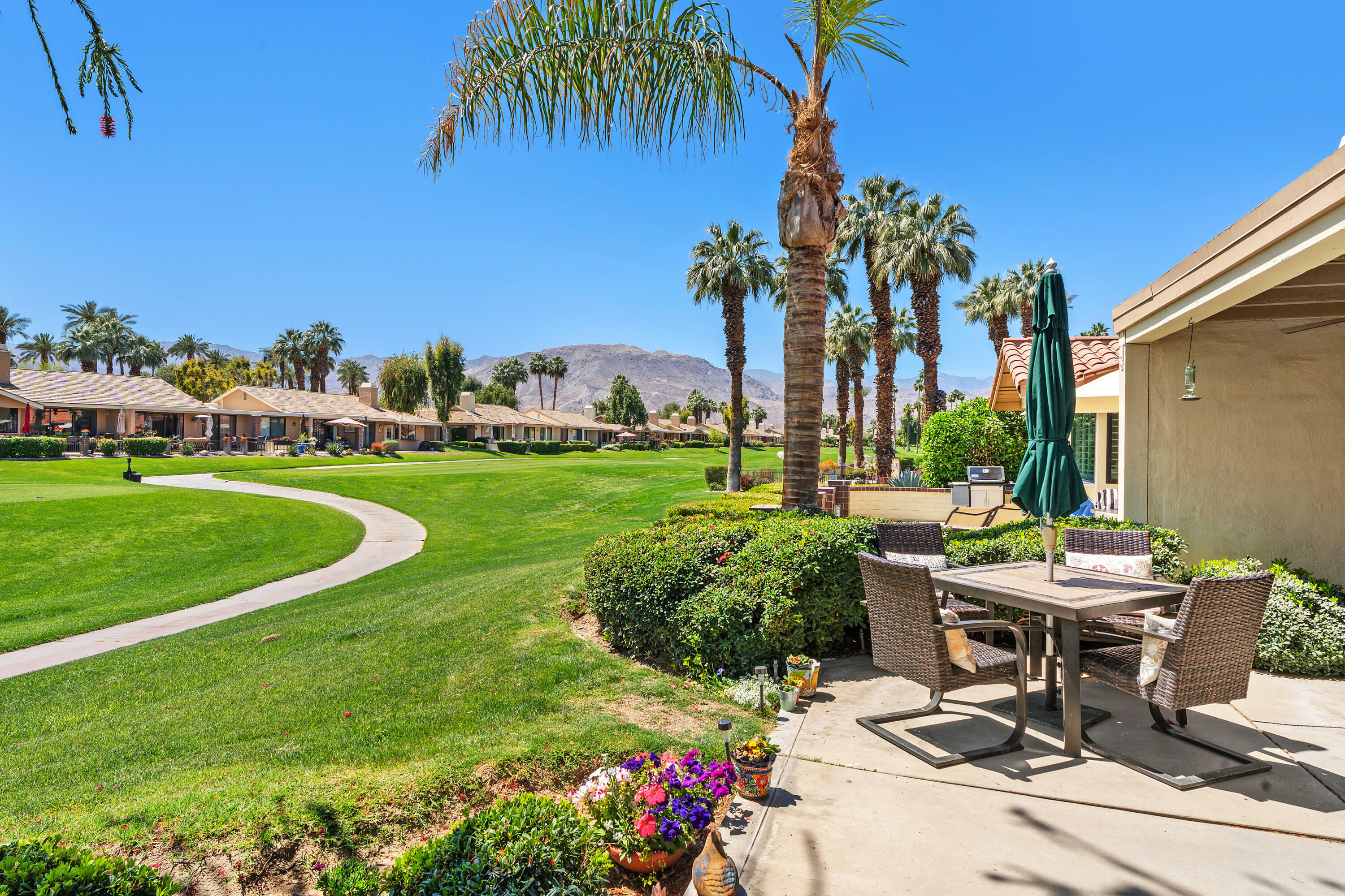 Property Photo: 265 Calle Del Verano CA 92260