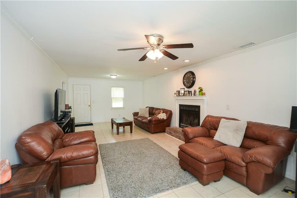 Property Photo: 2896 Lakemont Drive SW GA 30060