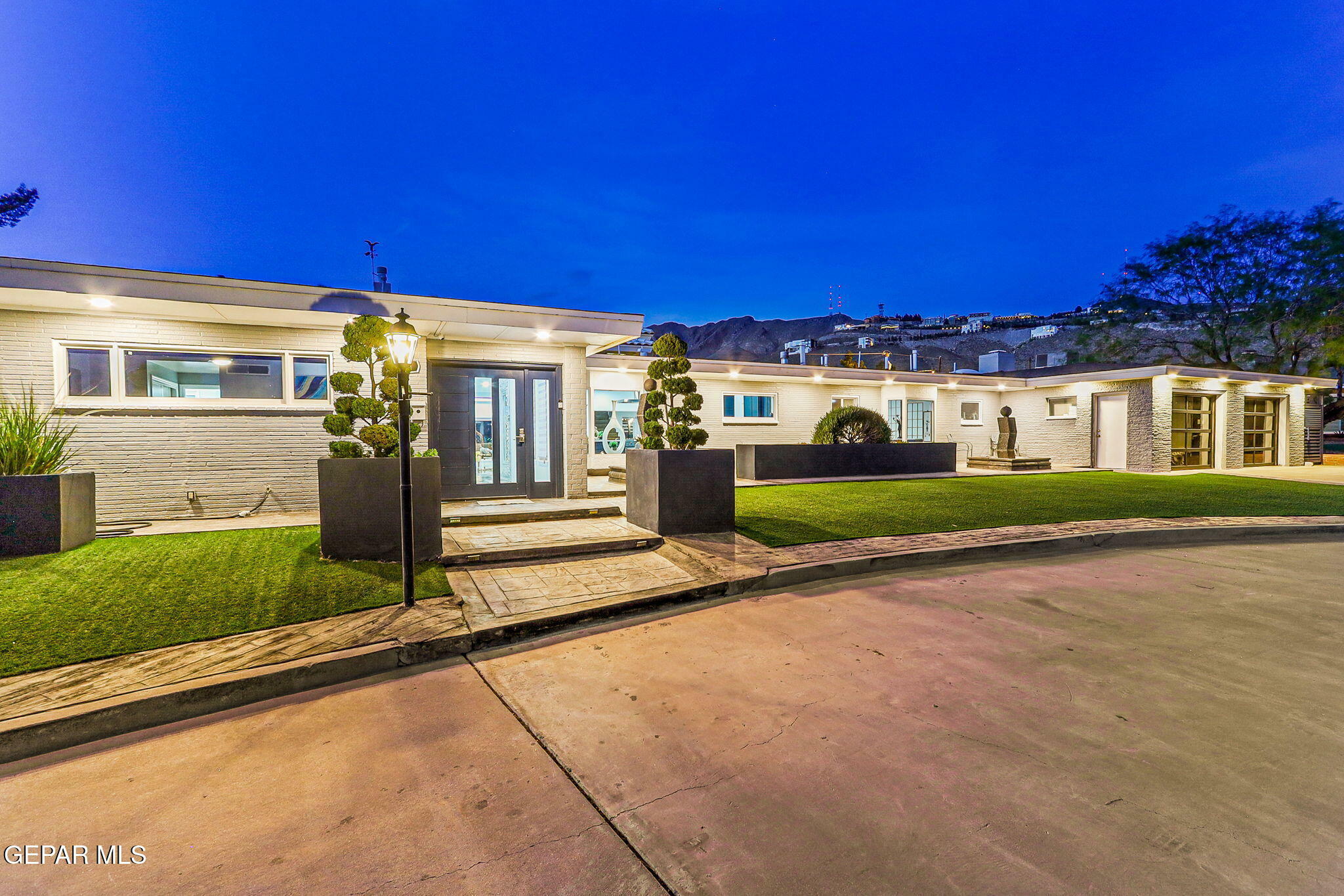 Property Photo: 701 La Cruz Drive TX 79902