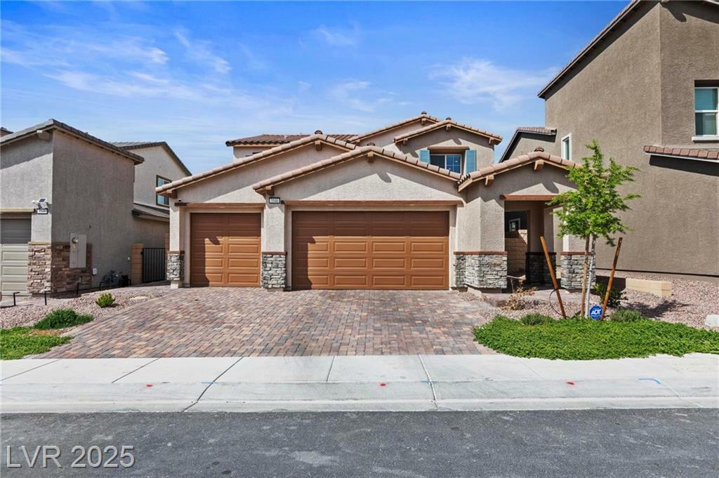 Property Photo: 3546 Luciana Glen Avenue NV 89044
